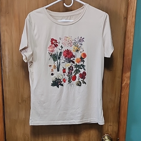 SHEIN Tee - Picture 1 of 3